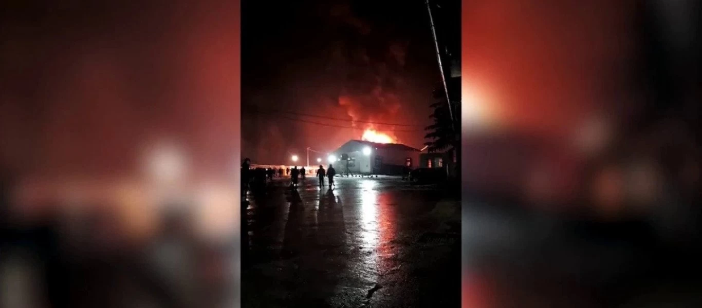 Βοσνία: Καταστράφηκε «προσφυγικός» καταυλισμός από πυρκαγιά (βίντεο)